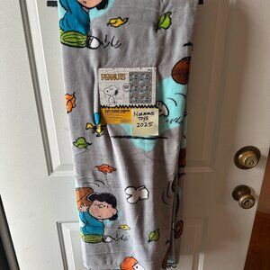 Peanuts Snoopy Football Fall Throw Blanket 50”x70” Charlie Lucy & Snoopy NWT